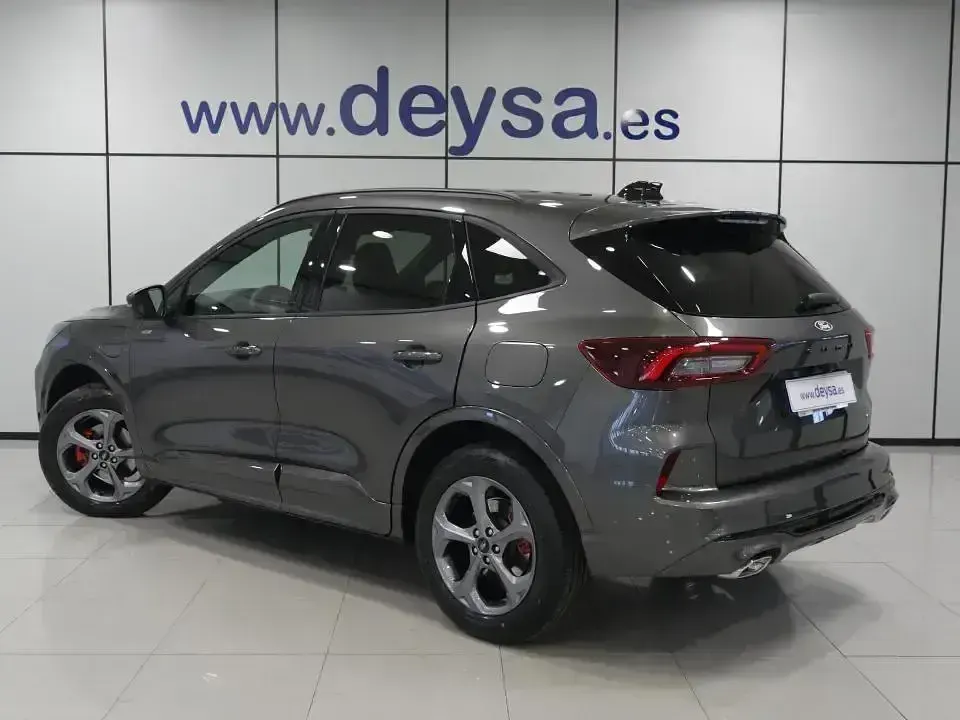 Usado Ford Kuga ST-Line X 243 CV (178 kW) 2026 Gris SUV