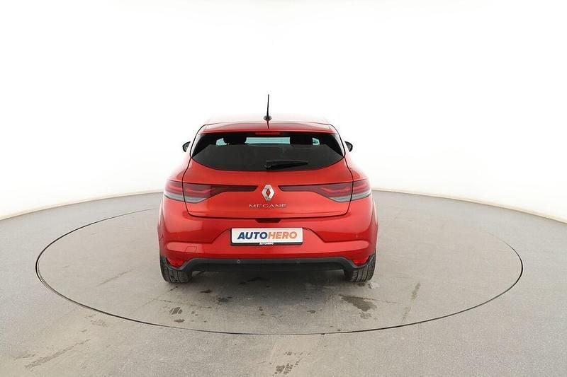 Usado Renault Mégane IV Intens 140 CV (102 kW) 2020 Rojo Berlina