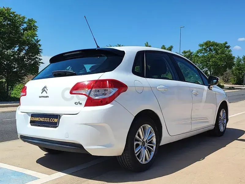 Usado Citroën C4 Tonic 95 HP (69 kW) 2014 Branco Sedan