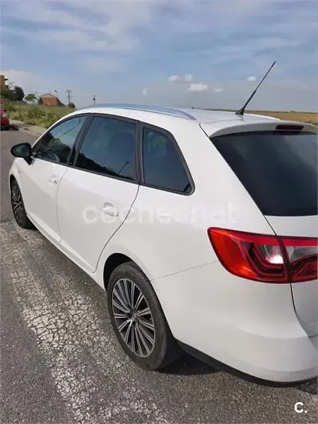Usado Seat Ibiza ST CONNECT 90 CV (66 kW) 2017 Blanco Familiar