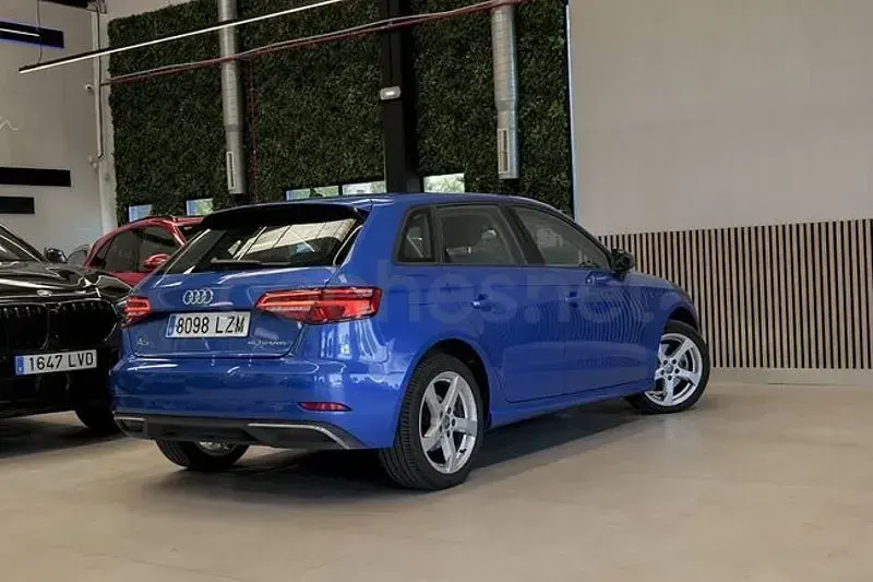 Usado Audi A3 Premium 204 CV (150 kW) 2020 Azul Berlina