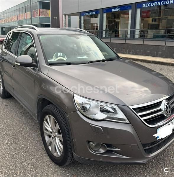 Usado VW Tiguan 140 CV (102 kW) 2008 Gris / plata SUV