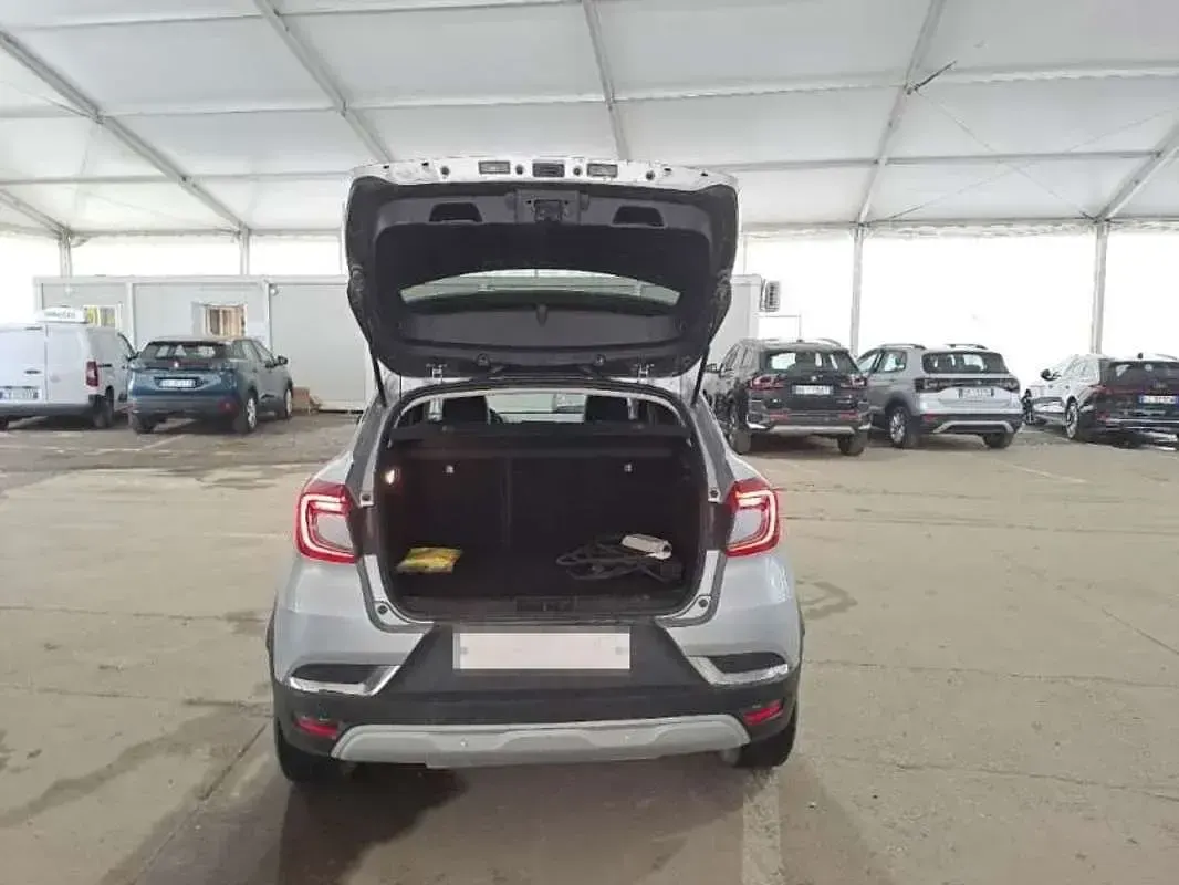 Usado Renault Captur Intens 160 CV (117 kW) 2022 Gris SUV