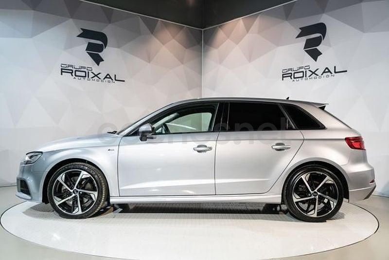 Usado Audi A3 S-Line 150 CV (110 kW) 2019 Gris / plata Berlina