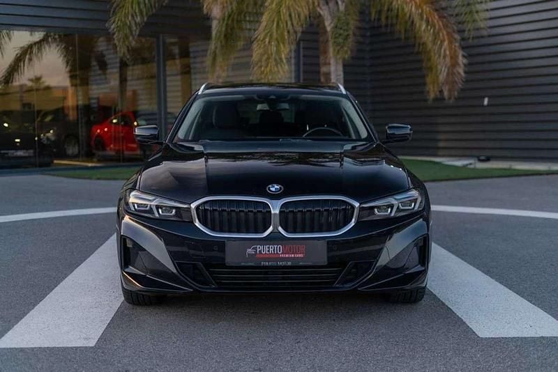 Usado BMW 318 150 CV (110 kW) 2023 Negro Familiar