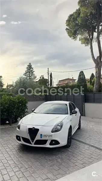 Usado Alfa Romeo Giulietta 170 CV (125 kW) 2011 Blanco Utilitario
