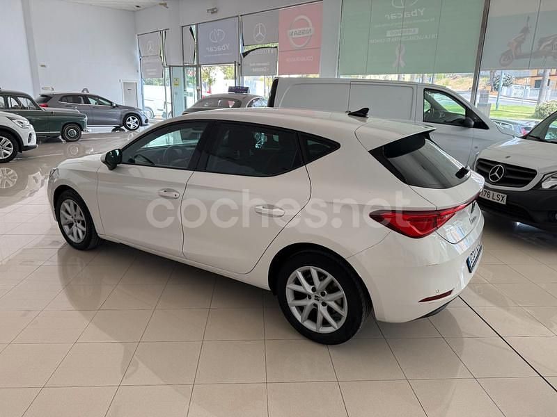 Usado Seat Leon Style 115 CV (84 kW) 2021 Blanco Berlina