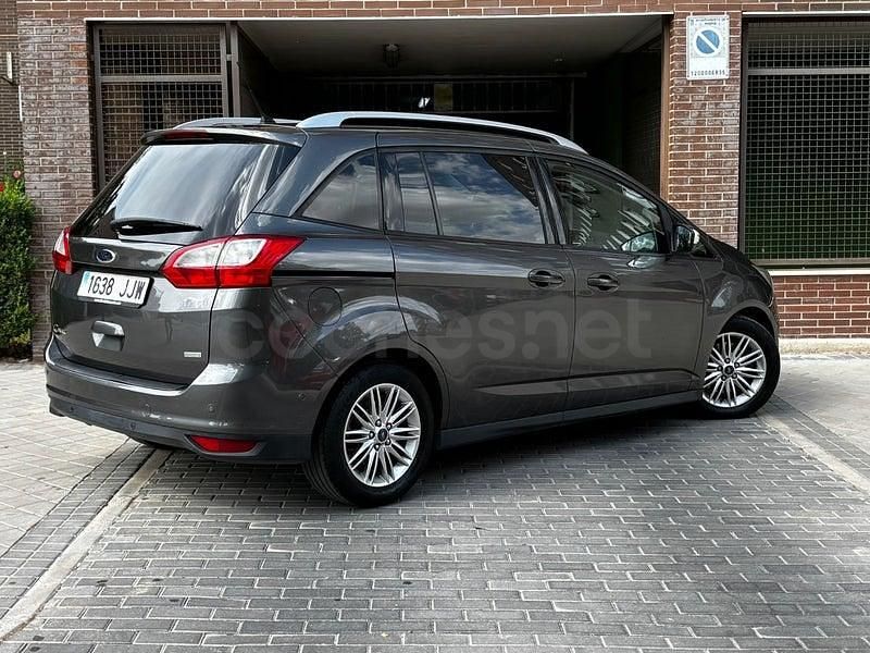 Usado Ford Grand C-Max Trend 125 CV (91 kW) 2015 Gris / plata Monovolumen