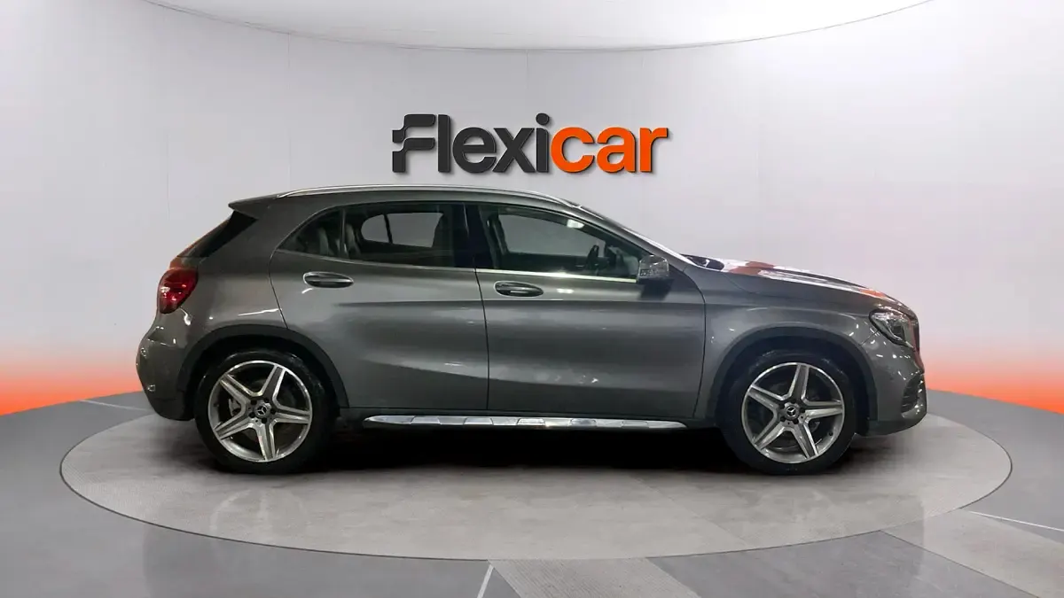 Usado Mercedes GLA200 156 CV (114 kW) 2018 Gris SUV