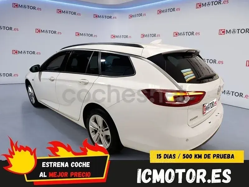 Usado Opel Insignia Selective 140 CV (102 kW) 2018 Blanco Berlina