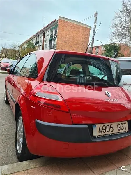 Usado Renault Mégane 100 CV (73 kW) 2008 Rojo Berlina