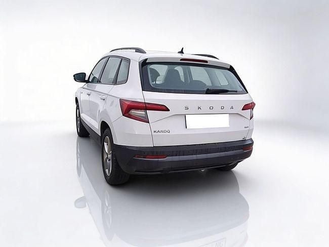 Usado Skoda Karoq Ambition 150 CV (110 kW) 2021 Blanco SUV