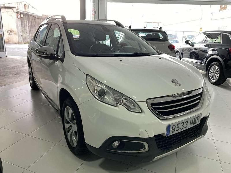 Usado Peugeot 2008 Allure 110 CV (80 kW) 2015 Blanco SUV