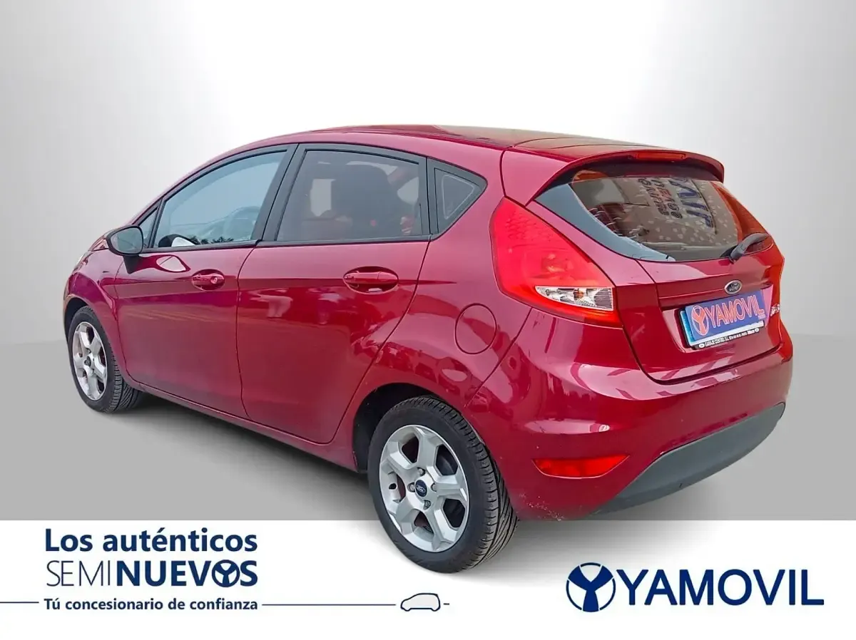 Usado Ford Fiesta Trend 97 CV (71 kW) 2010 Rojo Berlina