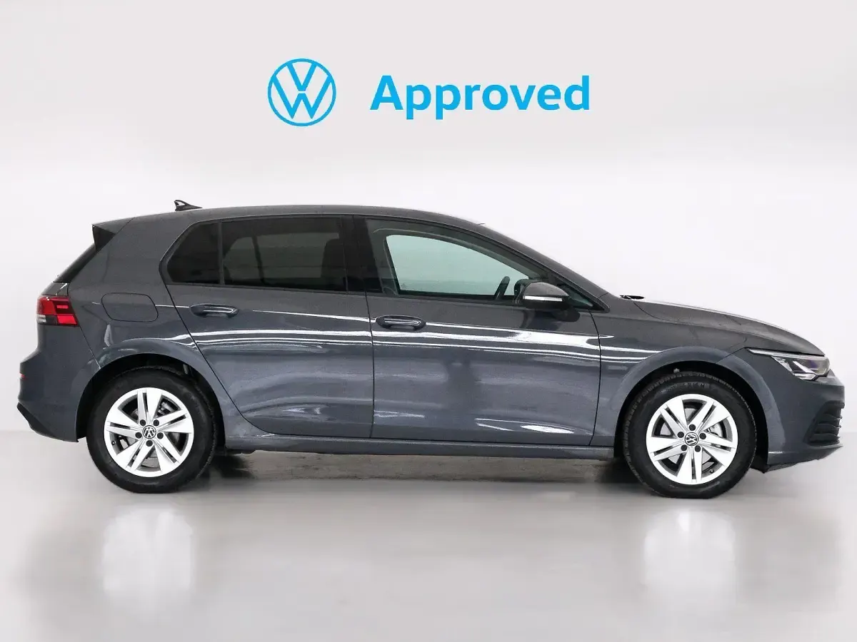 Usado VW Golf VIII Life 110 CV (80 kW) 2022 Gris