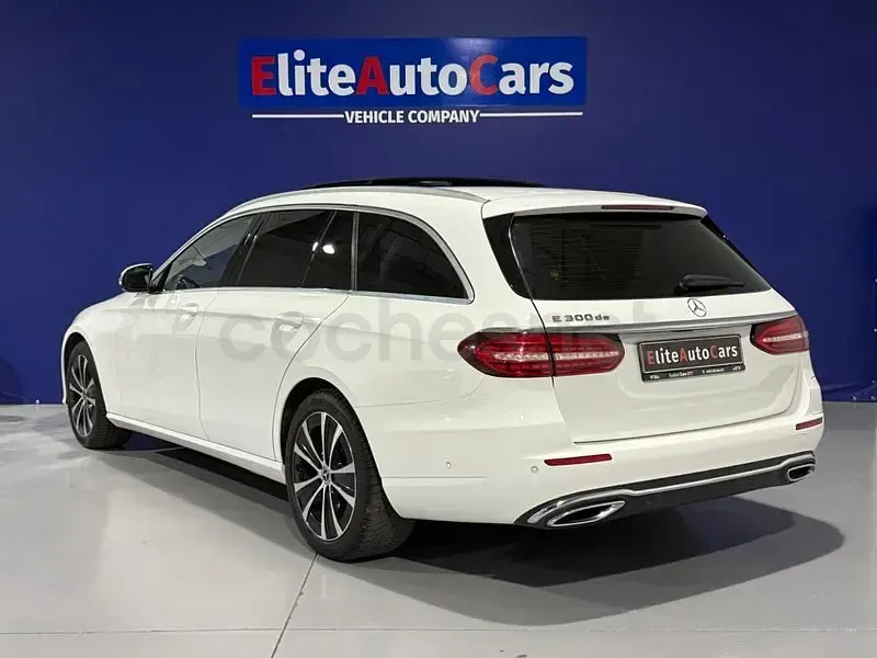 Usado Mercedes E300 306 CV (225 kW) 2022 Blanco Familiar