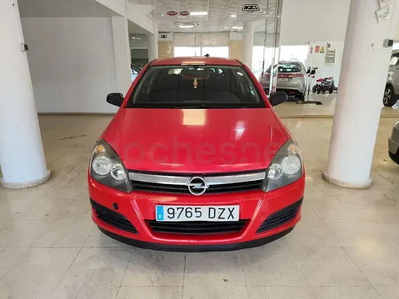Usado Opel Astra Essentia 90 CV (66 kW) 2006 Rojo Berlina