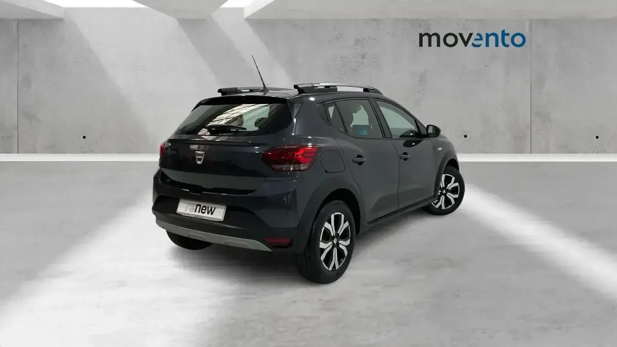 Usado Dacia Sandero Comfort 101 CV (74 kW) 2022 Negro Berlina