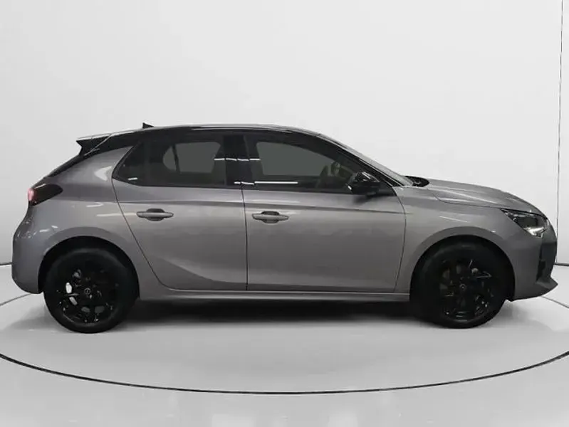 Usado Opel Corsa 100 CV (73 kW) 2023 Gris / plata Utilitario
