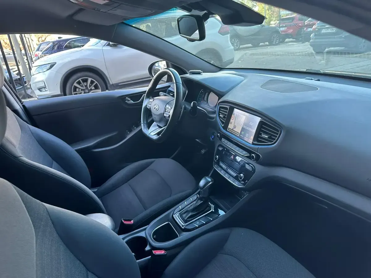Usado Hyundai Ioniq 141 CV (103 kW) 2019 Negro Utilitario