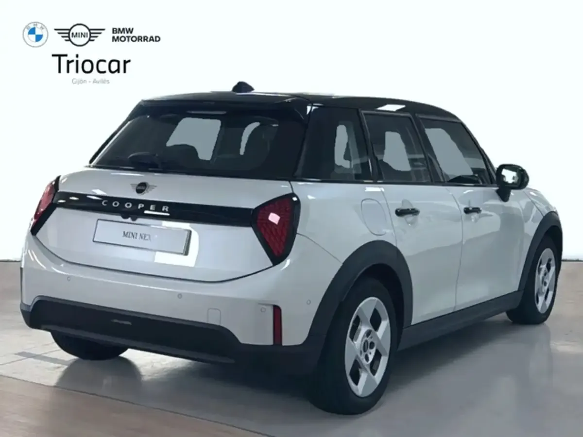 Usado Mini Cooper 114 kW (156 CV) 2025 Nanuq white metalizada Utilitario
