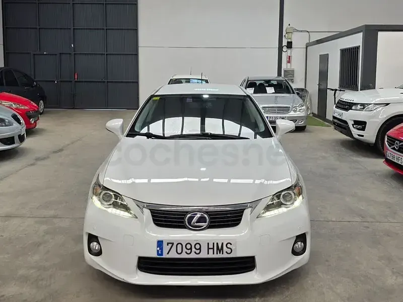 Usado Lexus CT200h 136 CV (100 kW) 2012 Blanco Berlina
