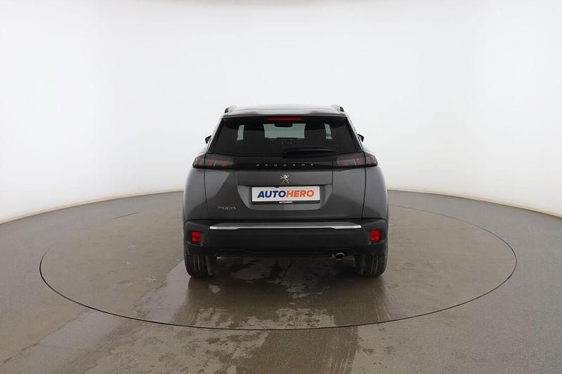 Usado Peugeot 2008 Allure 110 CV (80 kW) 2021 Gris SUV