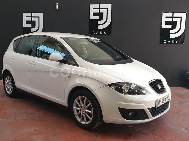 Blanco Usado 2010 Seat Altea Style Monovolumen | 7990 € (Precio justo) - Imagen 1/4