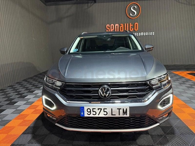 Usado VW T-Roc Advance 150 CV (110 kW) 2021 Gris / plata SUV