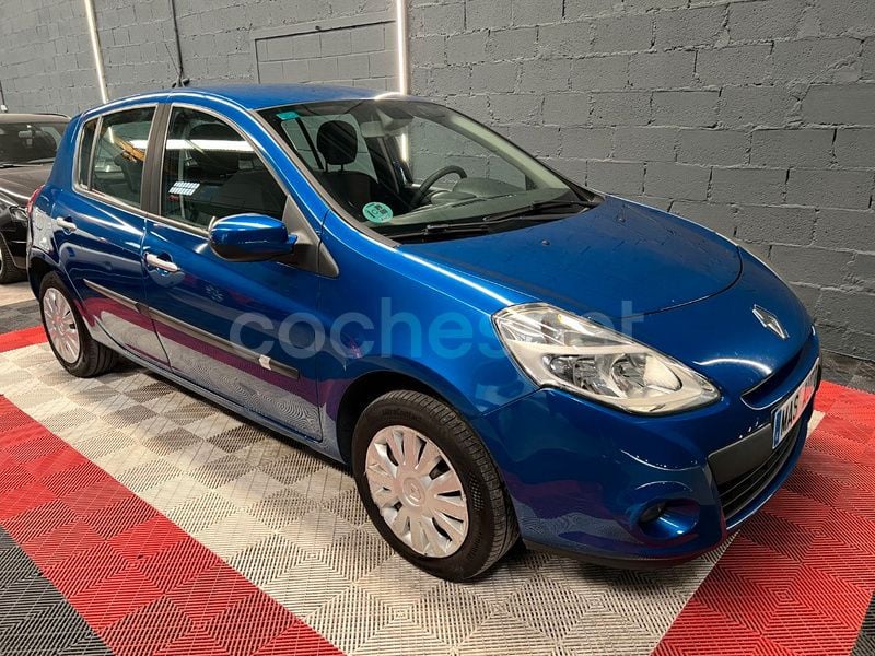 Azul Usado 2009 Renault Clio II Berlina | 4990 € (Un poco caro) - Imagen 1/4