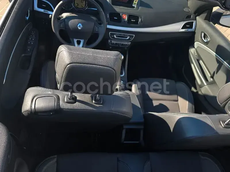 Usado Renault Mégane Dynamique 130 CV (95 kW) 2010 Blanco Berlina
