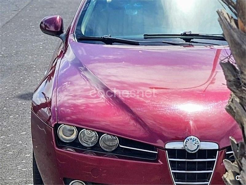 Granate Usado 2007 Alfa Romeo 159 Distinctive Berlina | 4500 € (Buen precio) - Imagen 1/4
