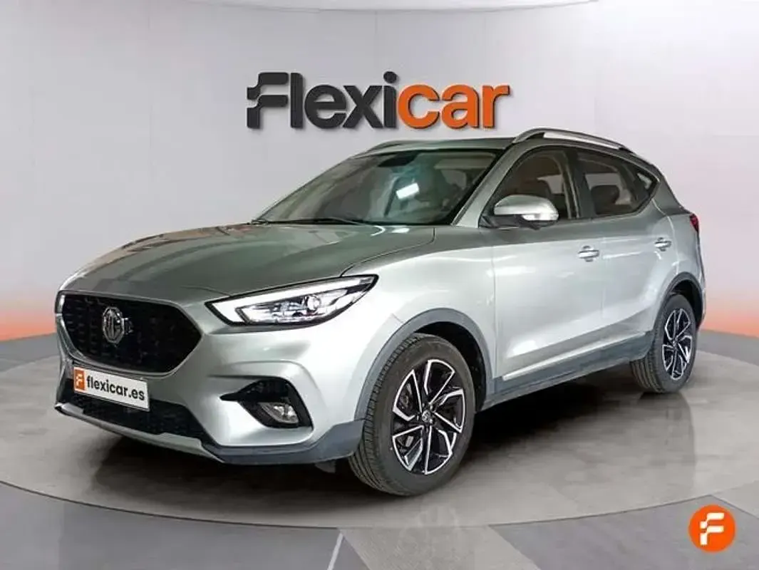 Usado MG ZS Luxury 111 CV (81 kW) 2022 Gris SUV