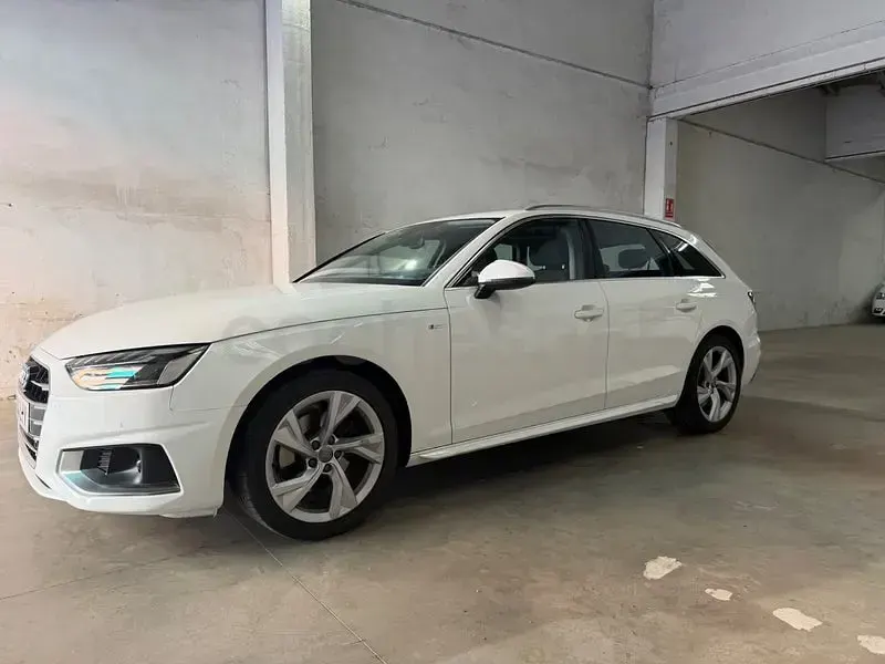 Usado Audi A4 Advanced Plus 163 CV (119 kW) 2022 Blanco Familiar