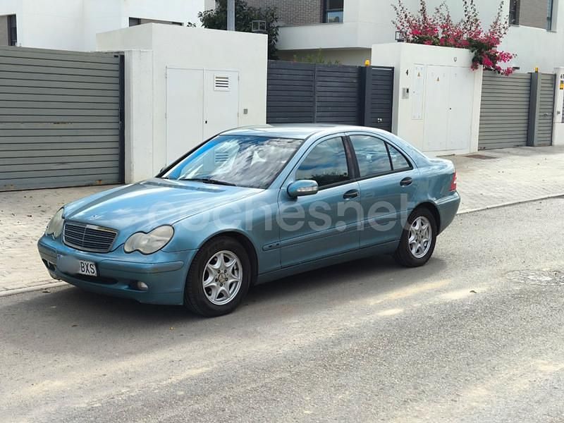 Verde Usado 2002 Mercedes C200 Classic Berlina | 2750 € (Buen precio) - Imagen 1/4