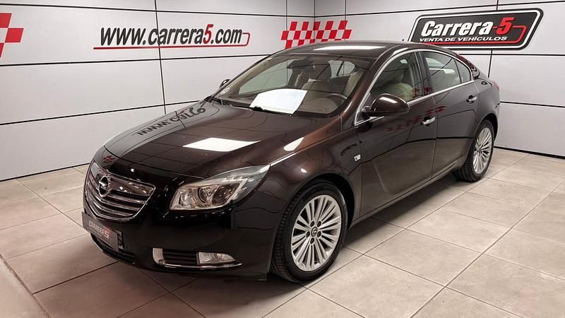 Usado Opel Insignia Selective 130 CV (95 kW) 2013 Negro Familiar