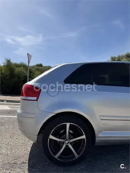 Usado Audi A3 Attraction 140 CV (102 kW) 2004 Gris / plata Utilitario