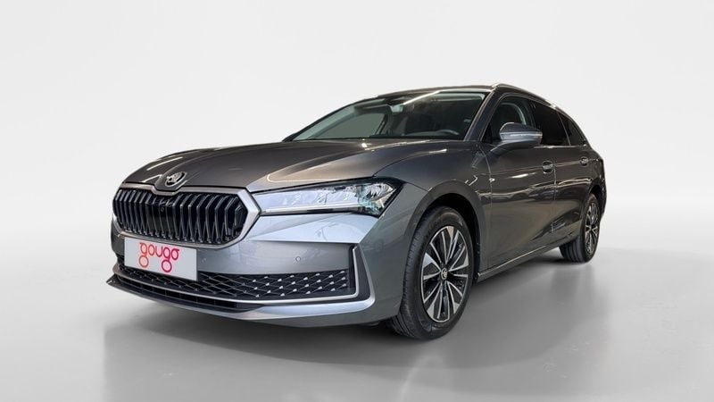 Gris / plata Usado 2024 Skoda Superb Selection Familiar | 38.000 € (Buen precio) - Imagen 1/4