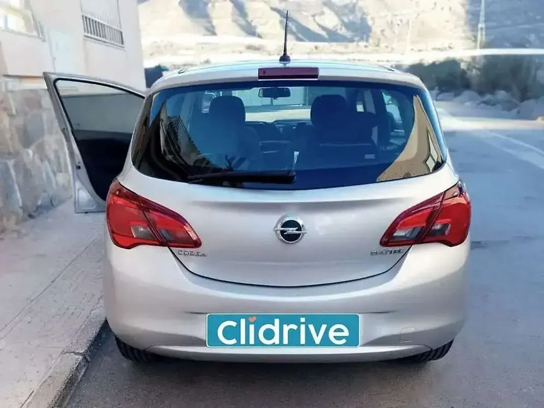 Usado Opel Corsa Selective 90 CV (66 kW) 2019 Gris Utilitario