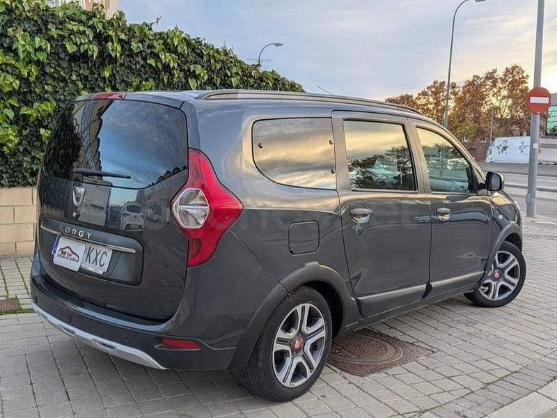 Usado Dacia Lodgy 102 CV (75 kW) 2019 Gris / plata Monovolumen