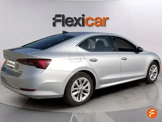 Usado Skoda Octavia Selection 110 CV (80 kW) 2024 Gris