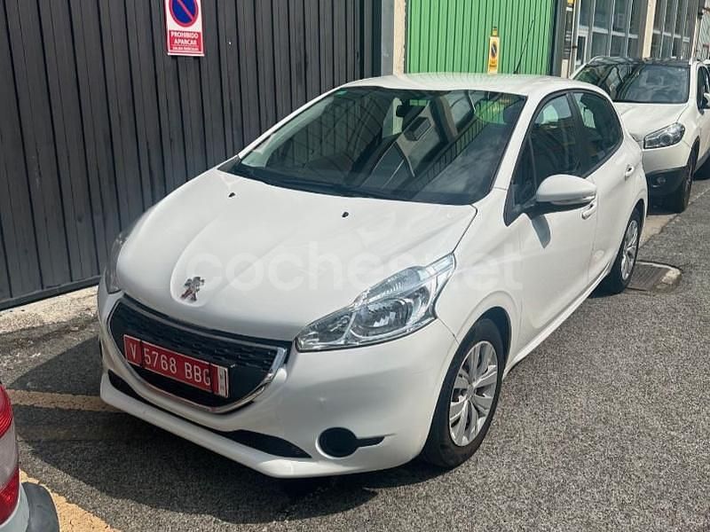 Usado Peugeot 208 Active 68 CV (50 kW) 2013 Blanco Utilitario