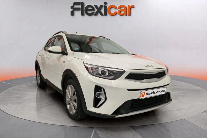 Blanco Usado 2022 Kia Stonic Plus SUV | 12.770 € (Buen precio) - Imagen 1/4