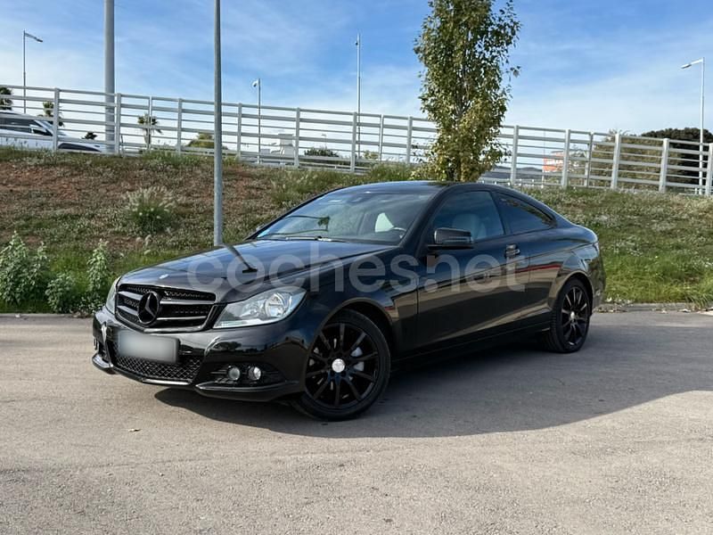 Usado Mercedes C180 156 CV (114 kW) 2011 Negro Coupe