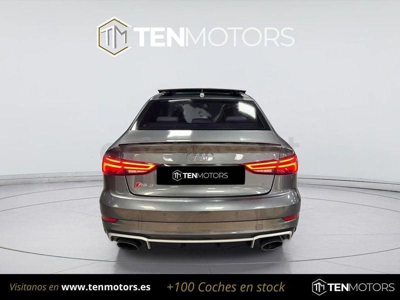Usado Audi RS3 400 CV (294 kW) 2018 Gris / plata Berlina