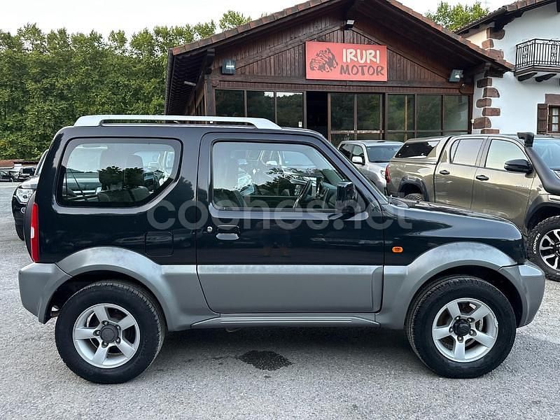 Negro Usado 2008 Suzuki Jimny SUV | 13.499 € (Precio justo) - Imagen 1/4