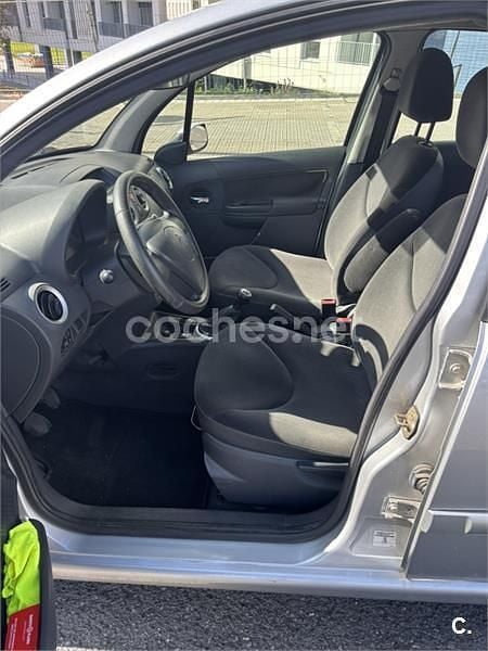 Usado Citroën C3 70 HP (51 kW) 2006 Cinzento Sedan