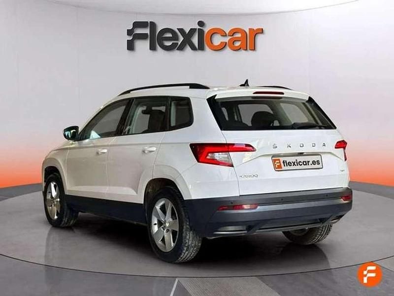 Usado Skoda Karoq Ambition 150 CV (110 kW) 2021 Blanco SUV