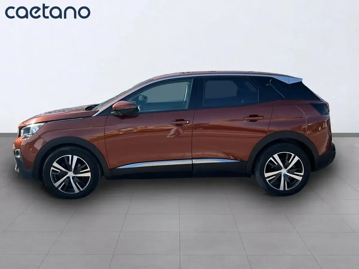 Usado Peugeot 3008 Active 130 CV (95 kW) 2019 Marrón SUV