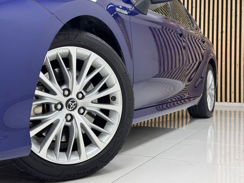 Usado Toyota Camry Advance 218 CV (160 kW) 2020 Azul Berlina